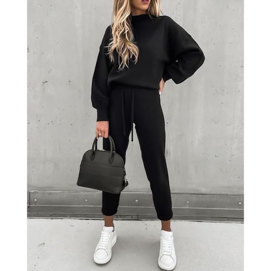 tenue sportive et élégante noire